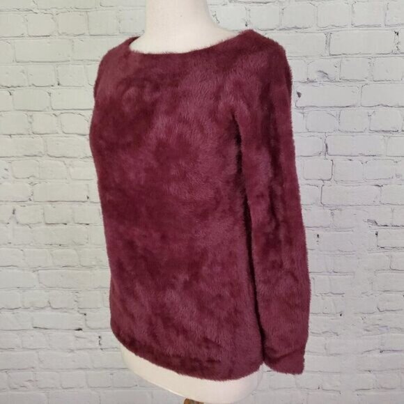 LOVE TOKEN Fuzzy Off Shoulders Sweater Burgundy M NEW - Picture 2 of 8